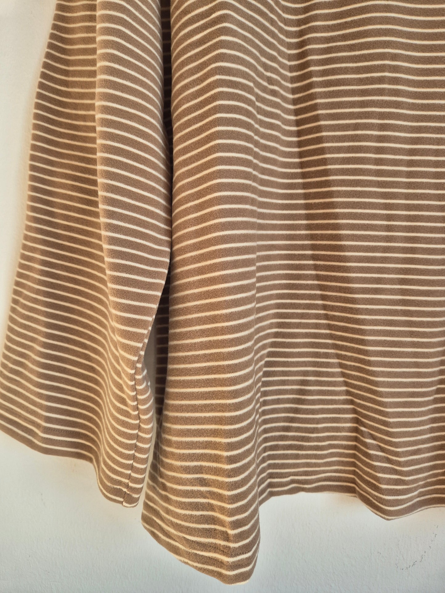 Taupe Gestreiftes Shirt